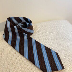 A Mahtani -  100% Silk Men's Tie - Elegant Style